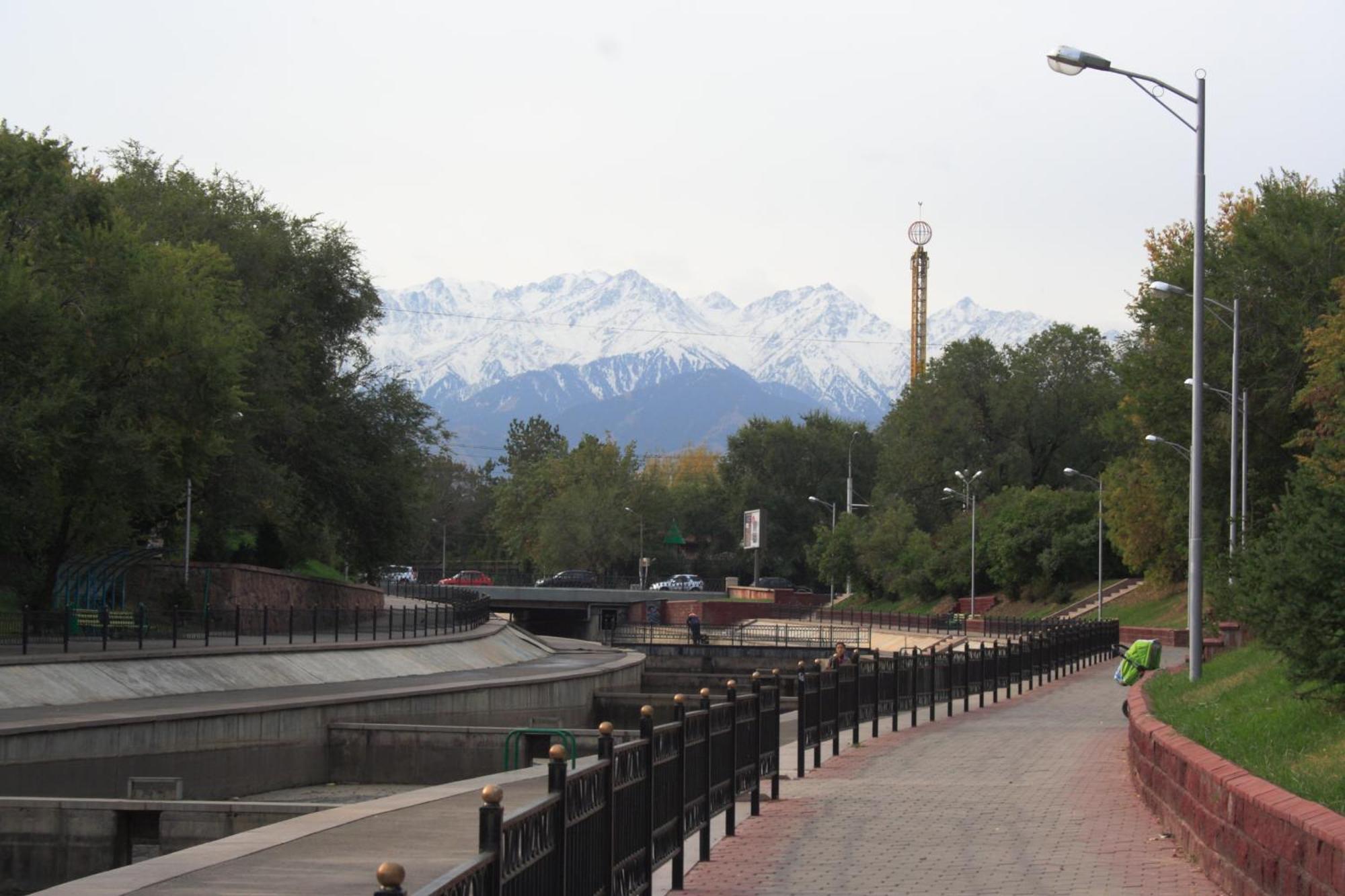 Nadezhda Apartments on Kazybek bi st. Almati Kültér fotó