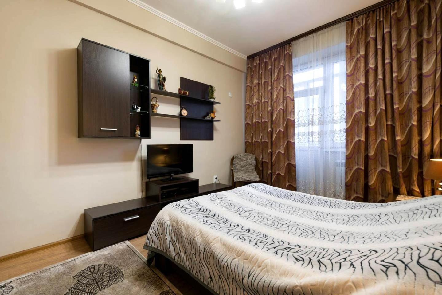 Nadezhda Apartments on Kazybek bi st. Almati Kültér fotó